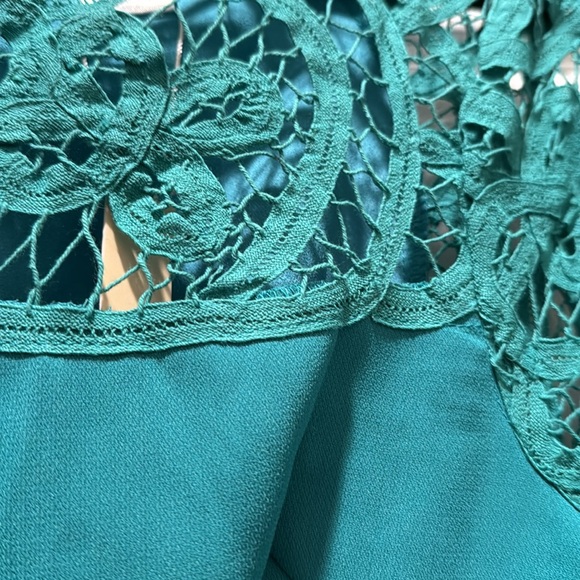 NWT Esley teal dress with lace sleeves. Size large - Picture 2 of 3